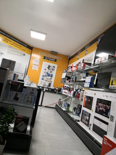 Electronics Store