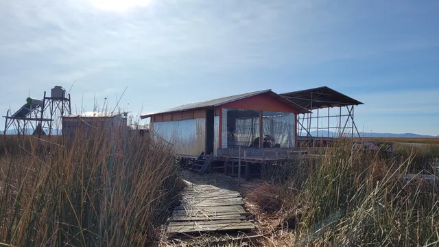 Uros Munay Miski Lodge