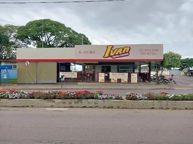 Ivan Lanches e Pastelaria