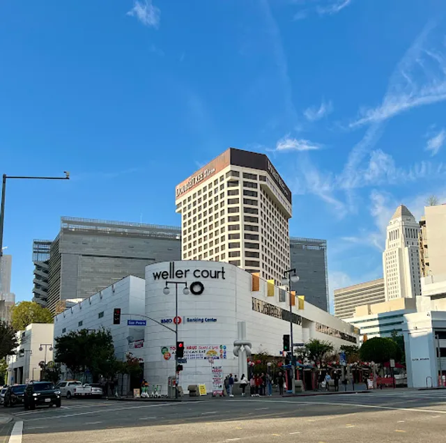 Weller Court Shopping Center