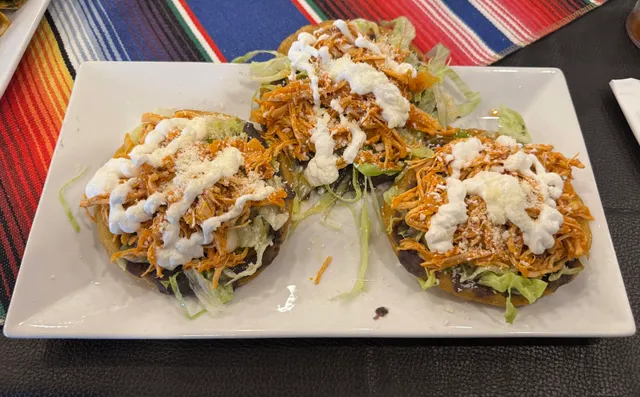 La Familia Mexican Restaurant & Bar