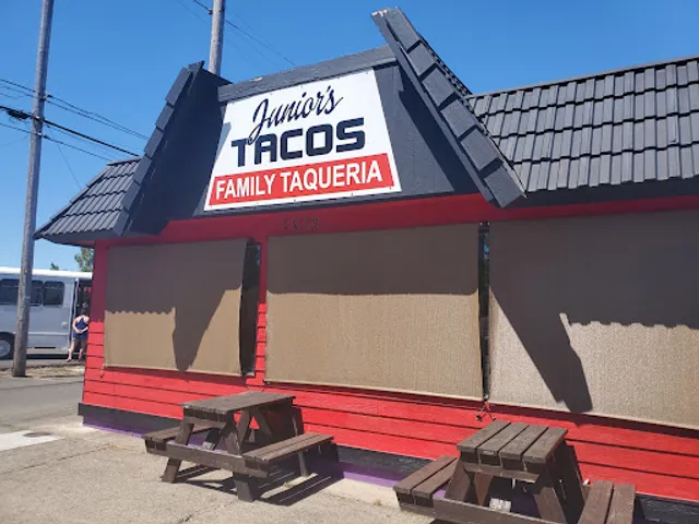 Junior's Tacos