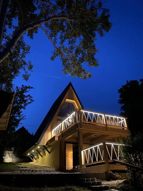 Panorámás Házikó