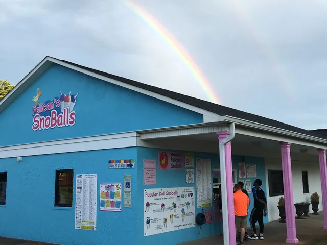 Pelican’s Snoballs Hickory - West