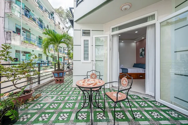 Cozrum Homes - Retro House