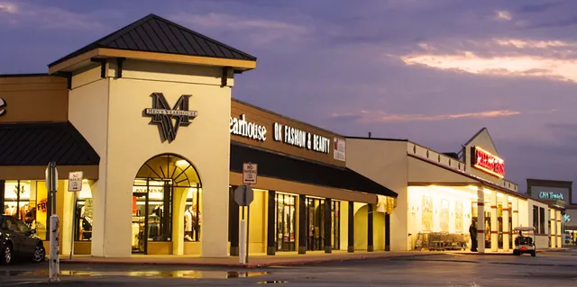 10-Federal Shopping Center