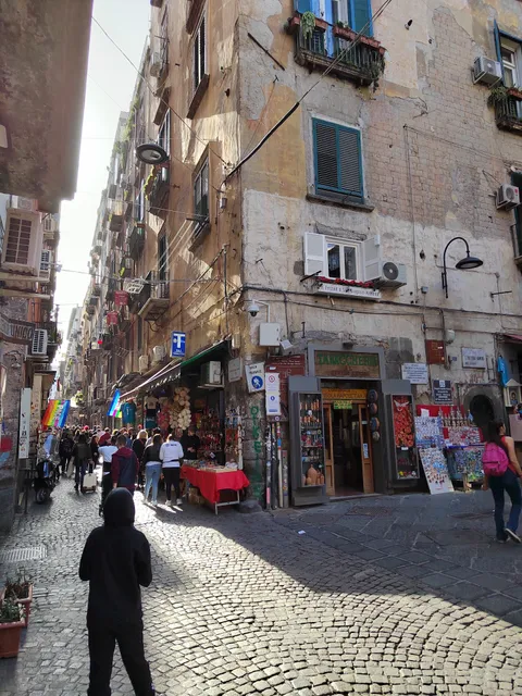 A' Fenestrella e San Gregorio Armeno