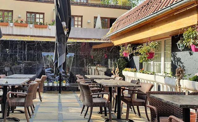 Restaurant Petit - vietnamesisches Restaurant (Sushi & authentic Viet Kitchen)