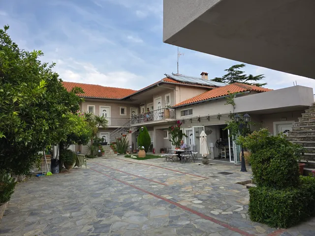 Garden House Apartments