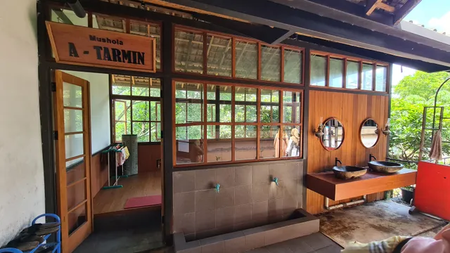 Rumah Makan Bunut Semeru Masakan Khas Sunda