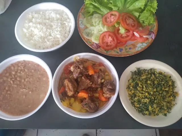 Marmitex Comida caseira da auda