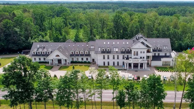 Cztery Pory Roku Hotel