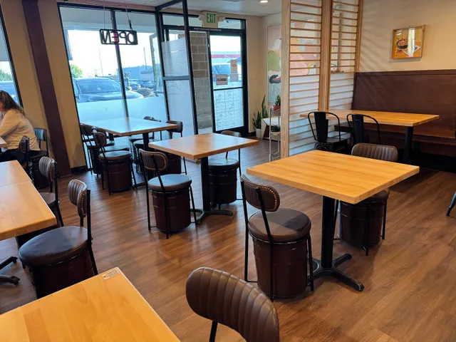 Moon's Kitchen: Korean Street Food & Dessert