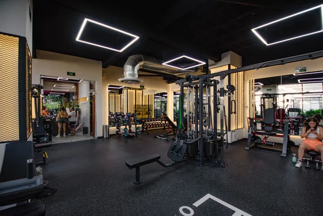 BE ELEMENT STUDIO FITNESS