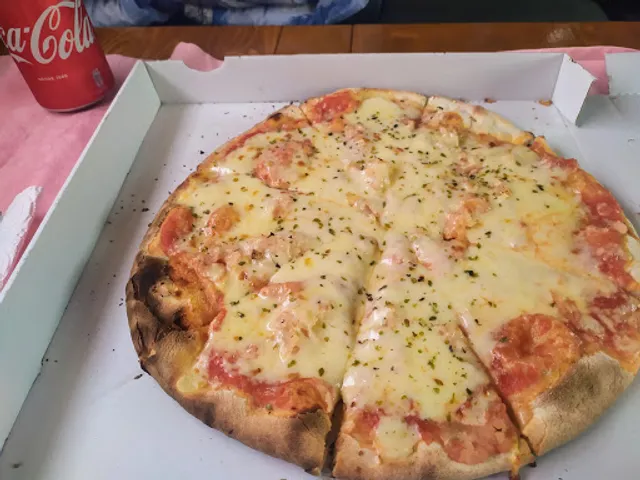 Pizzería-cafetería R.cruz