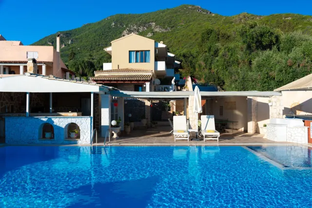 Paramonas Pool Villas