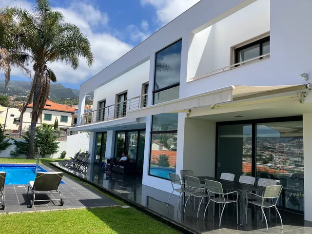 The White House by MHM