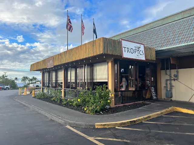 Tropics Restaurant & Taphouse Kona