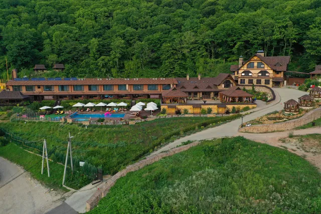 Butik-Otel' "U Khrebta Una-Koz"