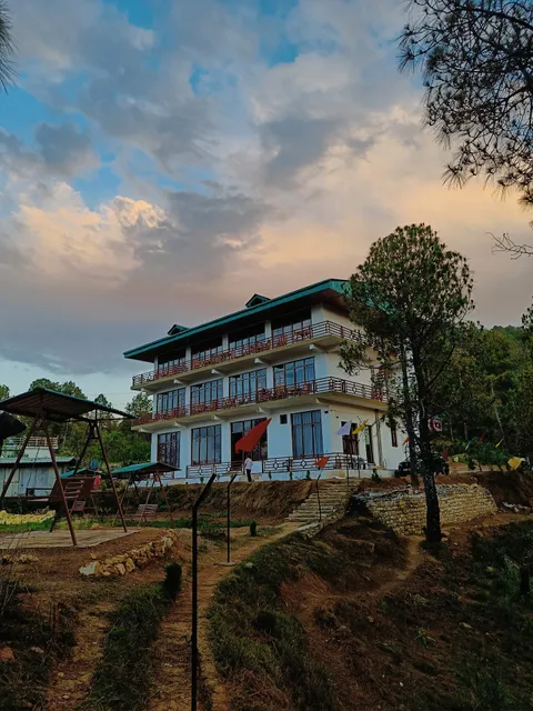Lap of himalayas resort kausani