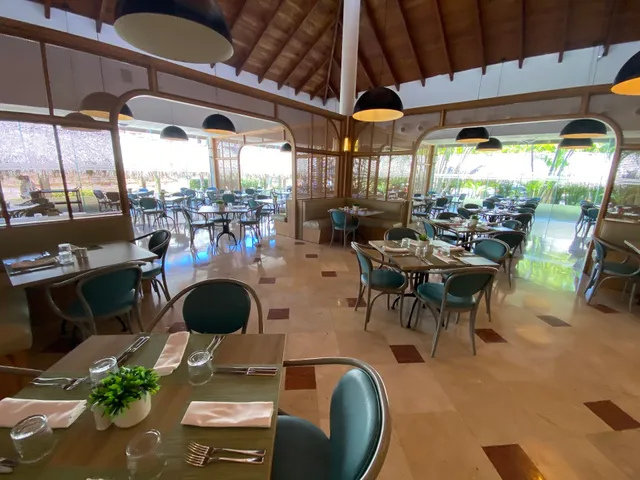 El Behique Buffet Restaurant