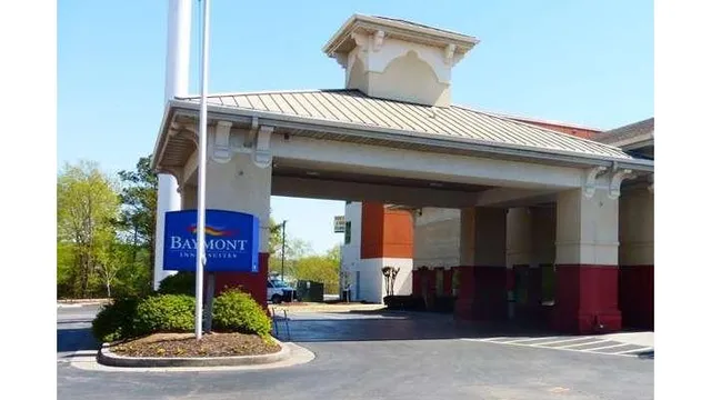 Baymont by Wyndham Calhoun