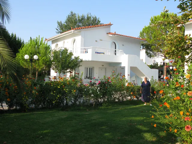 C H R O M A S T U D I O S