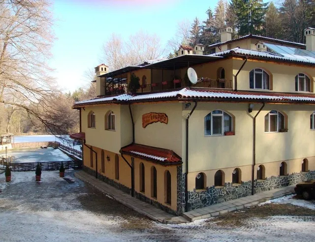 Hotelski Kompleks Ezeroto