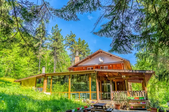 Къща за гости и ресторант "Крушун" / Guest house and restaurant - ''Krushun''