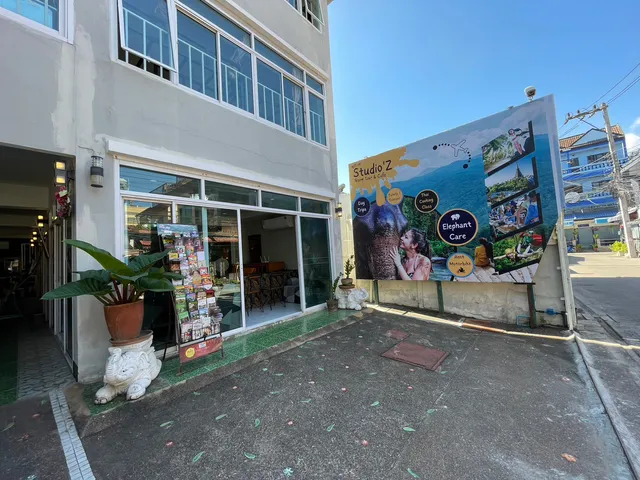 Studio'Z (Room/Tour & Motorbike Rental)