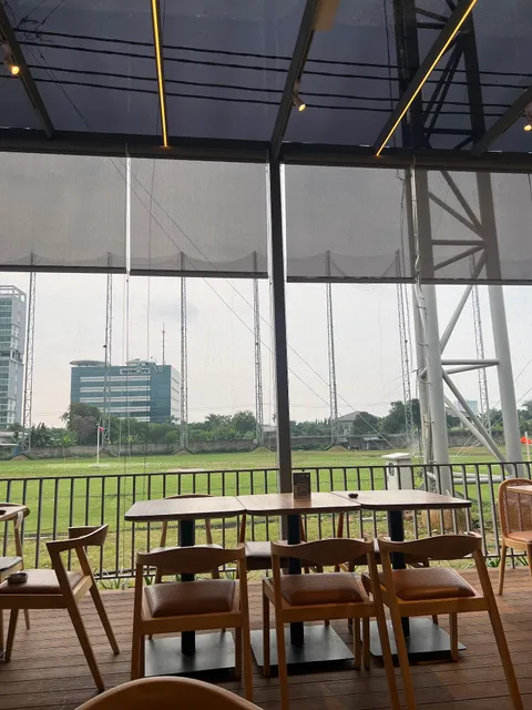 NOB Cafe, Club de Arjuna