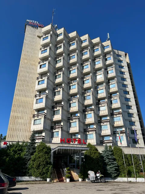 Хотел "Ровно"