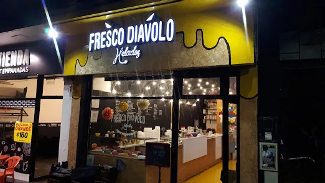 Fresco Diavolo Helados Waffles & Toppings