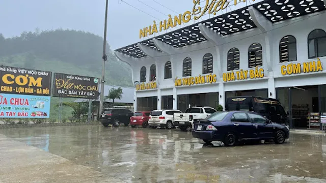 Nhà hàng Việt Mộc Châu - Vân Hồ - Sơn La