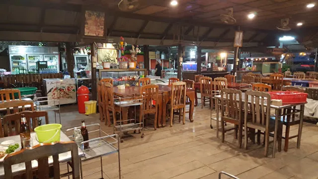 ร้านอาหารลูกปลา