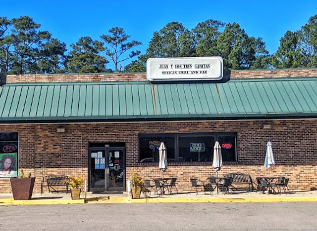 Juan y los tres garcias Mexican grill and bar