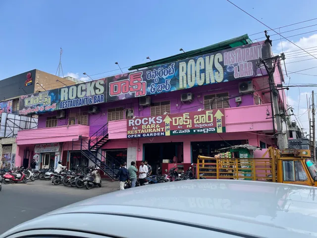 Rocks Bar