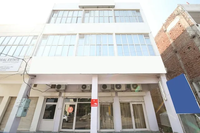 OYO 11417 Hotel Lotus Inn