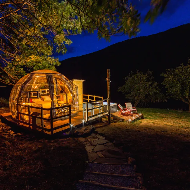 Bulle de nuit en Belledonne | Hébergement insolite sous bulle avec spa privatif en Isère dans le massif de Belledonne