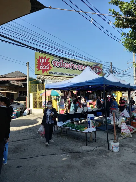 ตลาดนัดบ้านยวม เช้าวันอาทิตย์