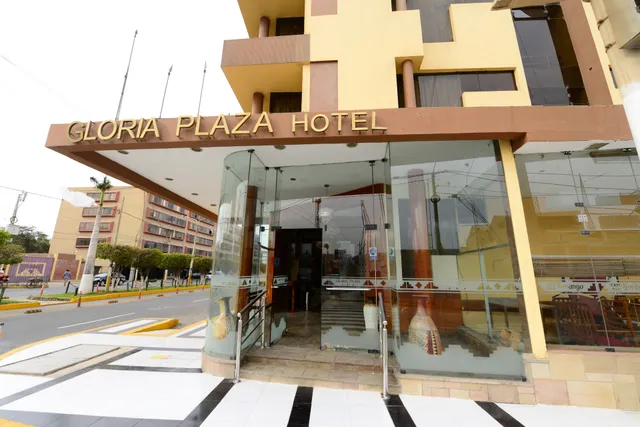 Gloria Plaza Hotel