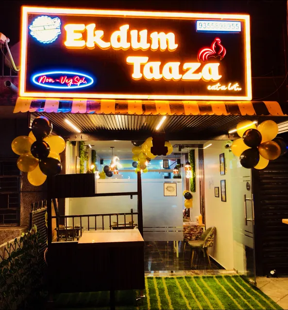 Ekdum Taaza - एकदम ताज़ा, Restaurant