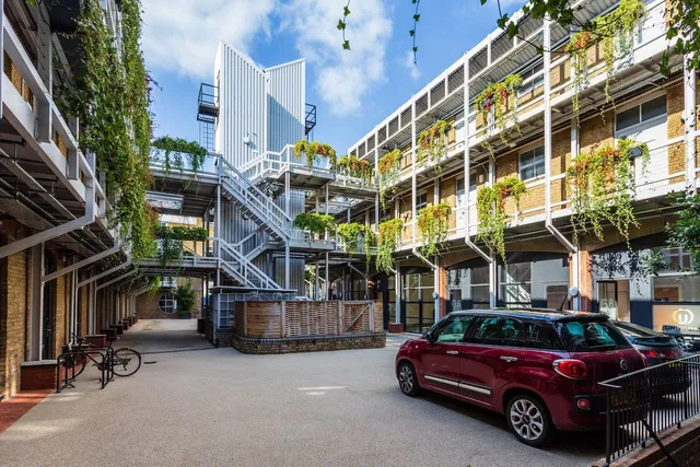 Create Destroy Studios - Islington