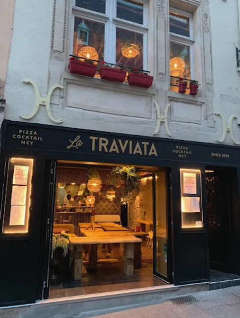 La Traviata. Pizza & Cocktails