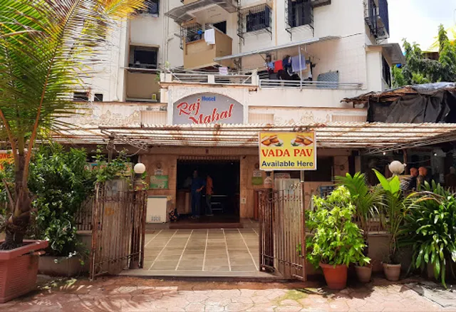 Hotel Rajmahal