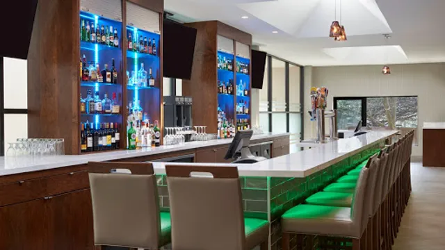 Moments Restaurant & Lounge