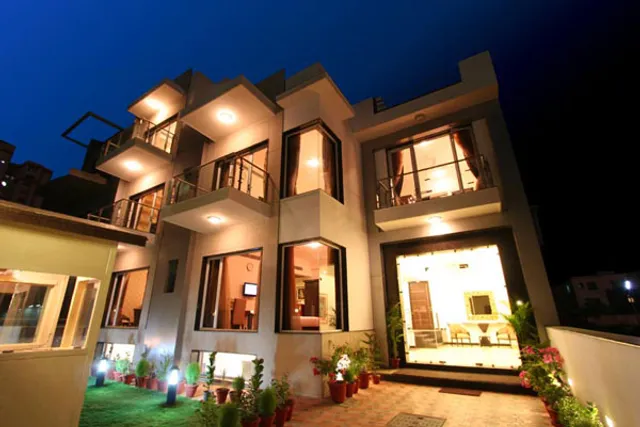 Tranquil Dingy apartments