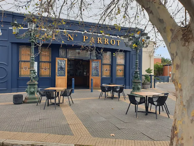 The Rat & Parrot Bar