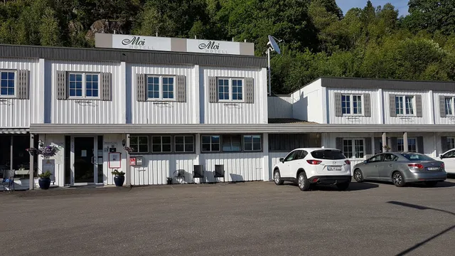 Moi Hotel