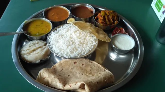 Thambbi Veg Restaurant